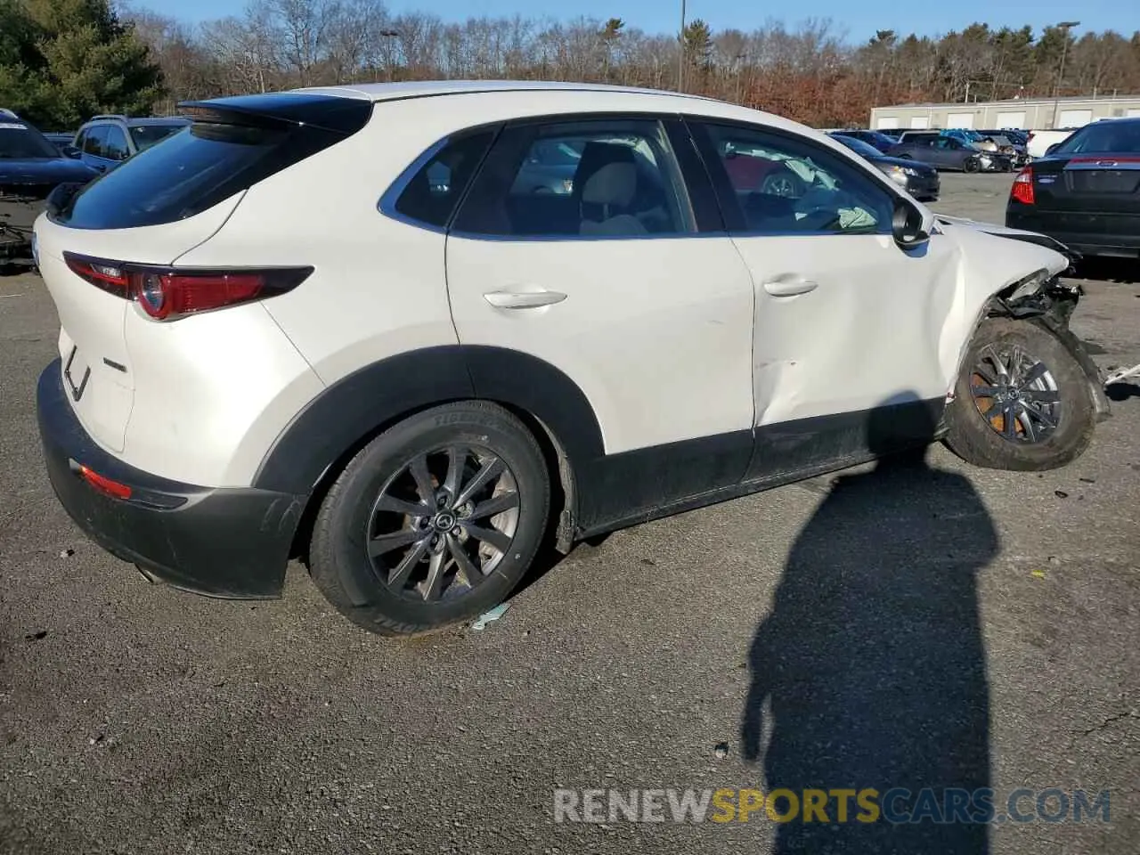 3 Фотография поврежденного автомобиля 3MVDMBAM9PM542965 MAZDA CX30 2023