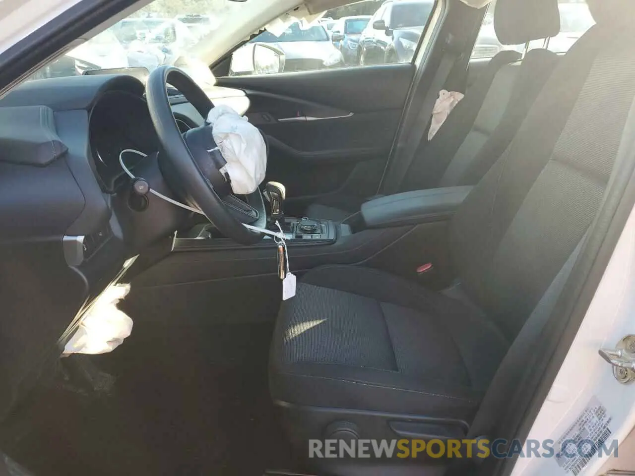 7 Фотография поврежденного автомобиля 3MVDMBAM9PM542965 MAZDA CX30 2023