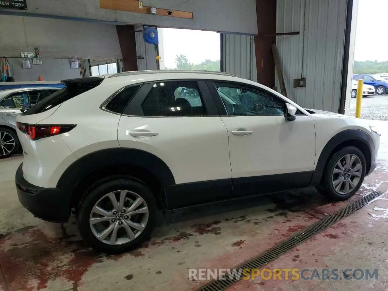 3 Фотография поврежденного автомобиля 3MVDMBBM1PM532140 MAZDA CX30 2023