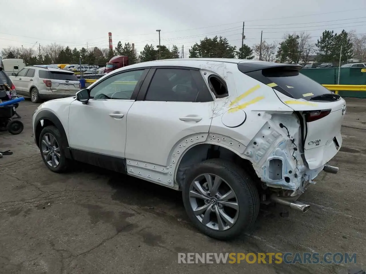 2 Photograph of a damaged car 3MVDMBBMXPM514901 MAZDA CX30 2023