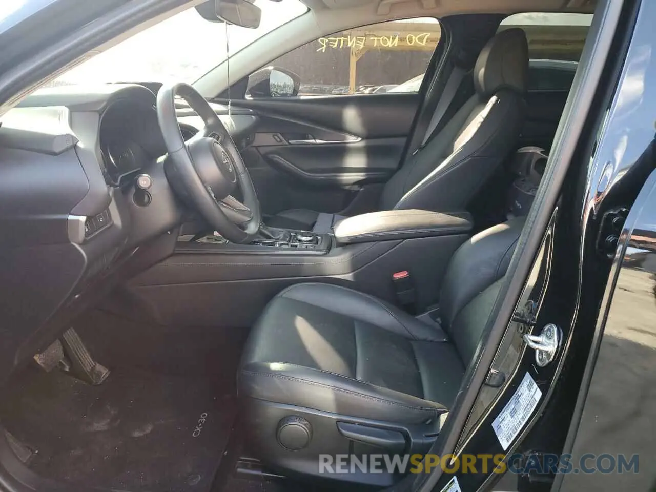 7 Фотография поврежденного автомобиля 3MVDMBBMXPM568456 MAZDA CX30 2023