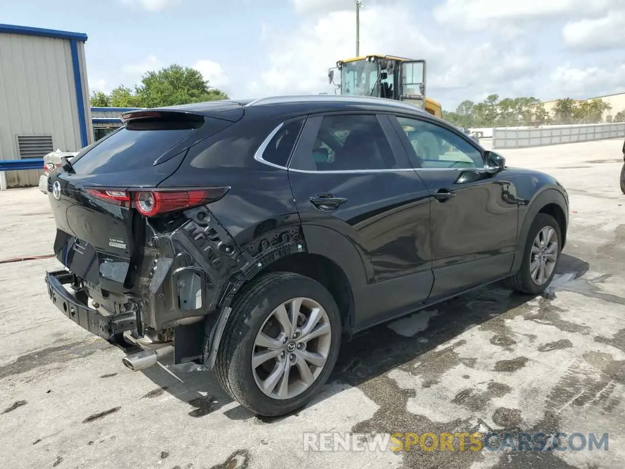 3 Photograph of a damaged car 3MVDMBCM2PM572015 MAZDA CX30 2023