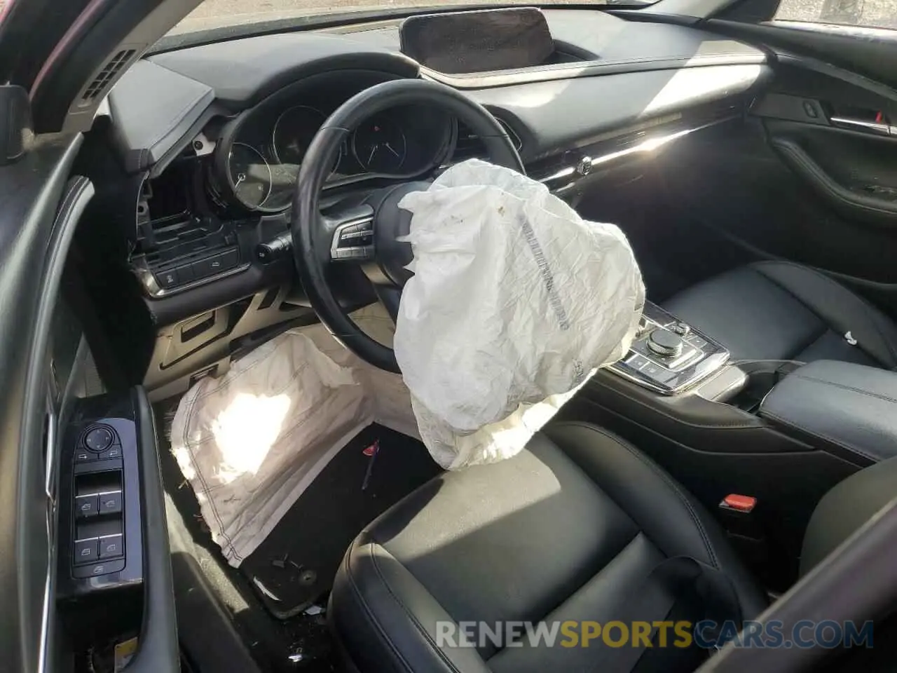 8 Фотография поврежденного автомобиля 3MVDMBCM3PM528539 MAZDA CX30 2023