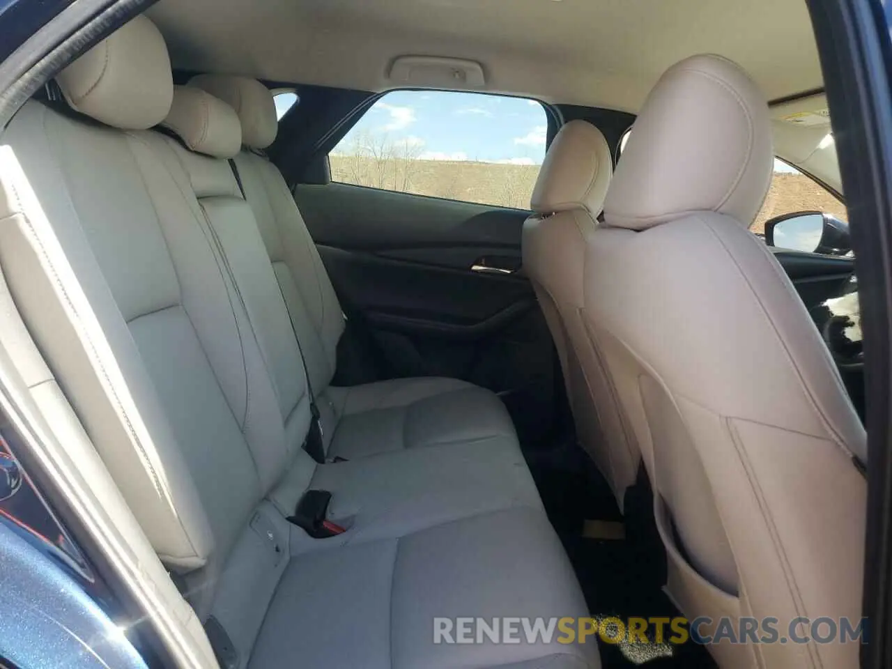 11 Фотография поврежденного автомобиля 3MVDMBCM3PM554378 MAZDA CX30 2023