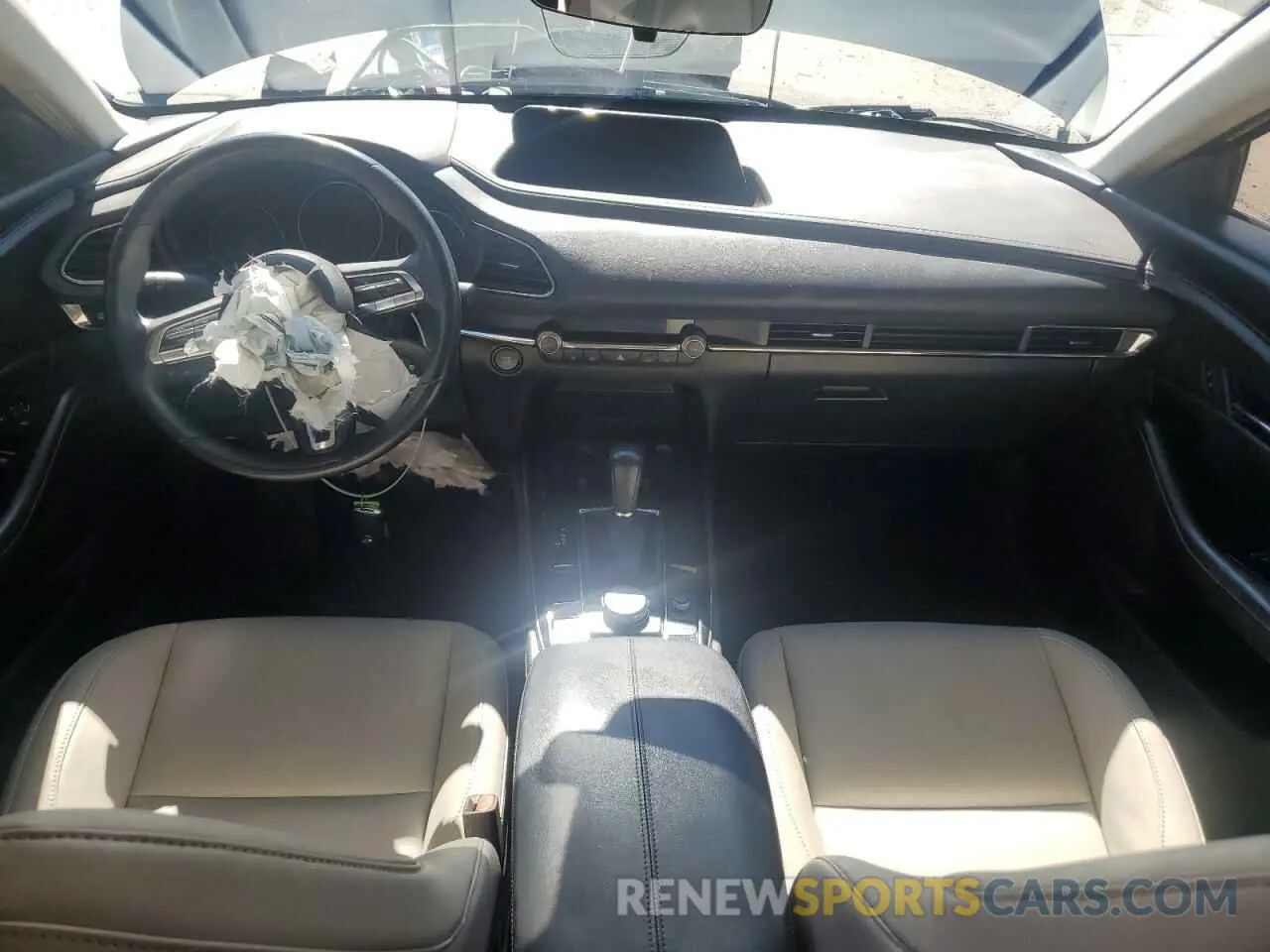 8 Фотография поврежденного автомобиля 3MVDMBCM3PM554378 MAZDA CX30 2023