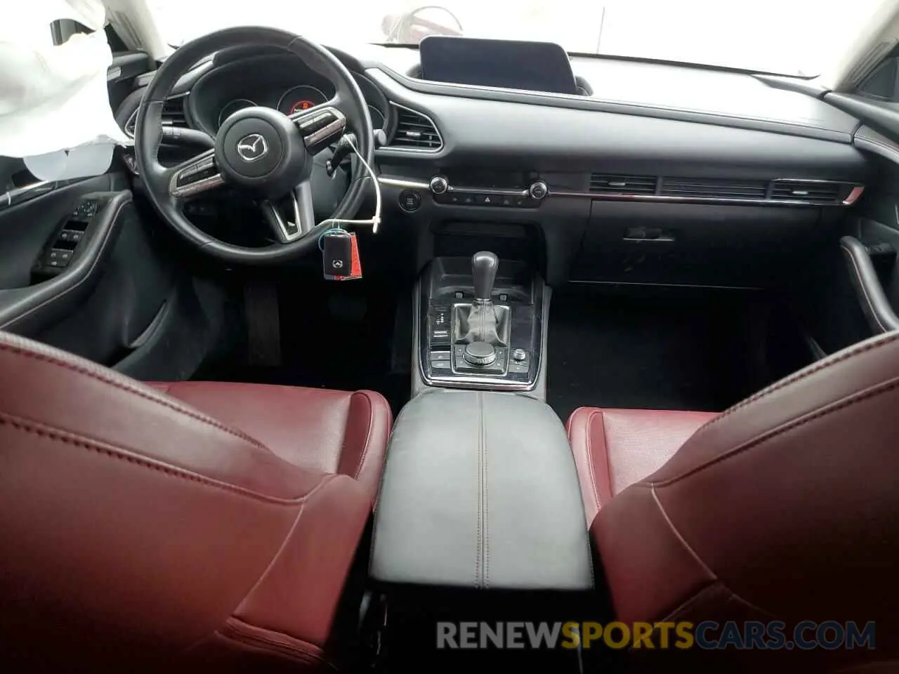 8 Фотография поврежденного автомобиля 3MVDMBCM7PM530374 MAZDA CX30 2023