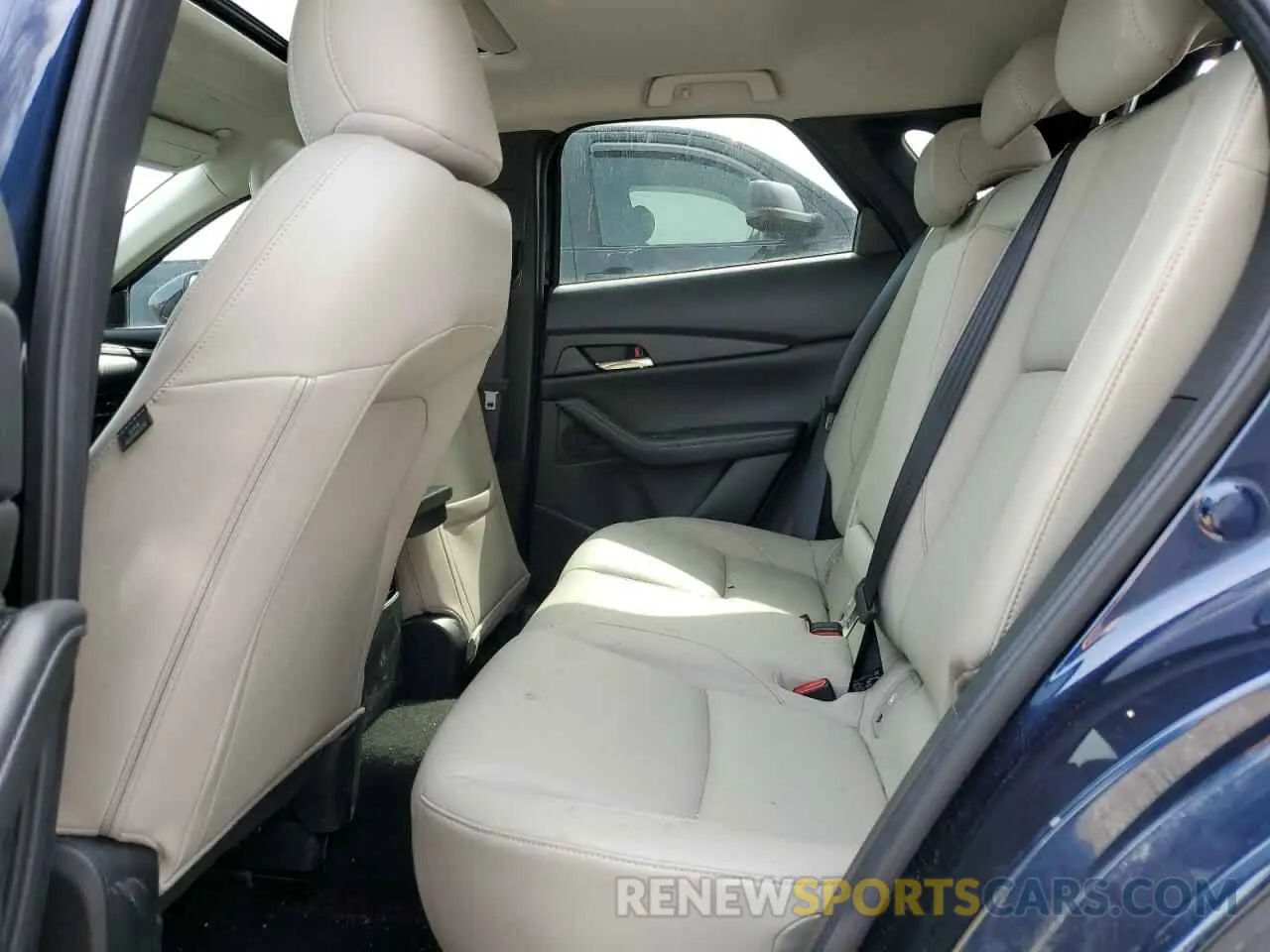 10 Photograph of a damaged car 3MVDMBCMXPM501581 MAZDA CX30 2023