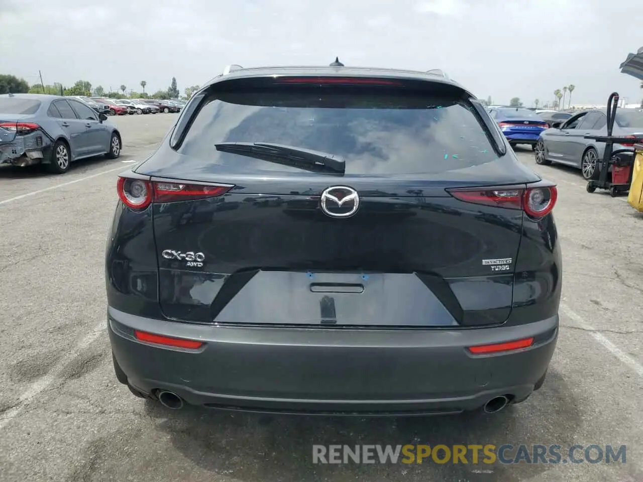 6 Photograph of a damaged car 3MVDMBDY0PM527107 MAZDA CX30 2023