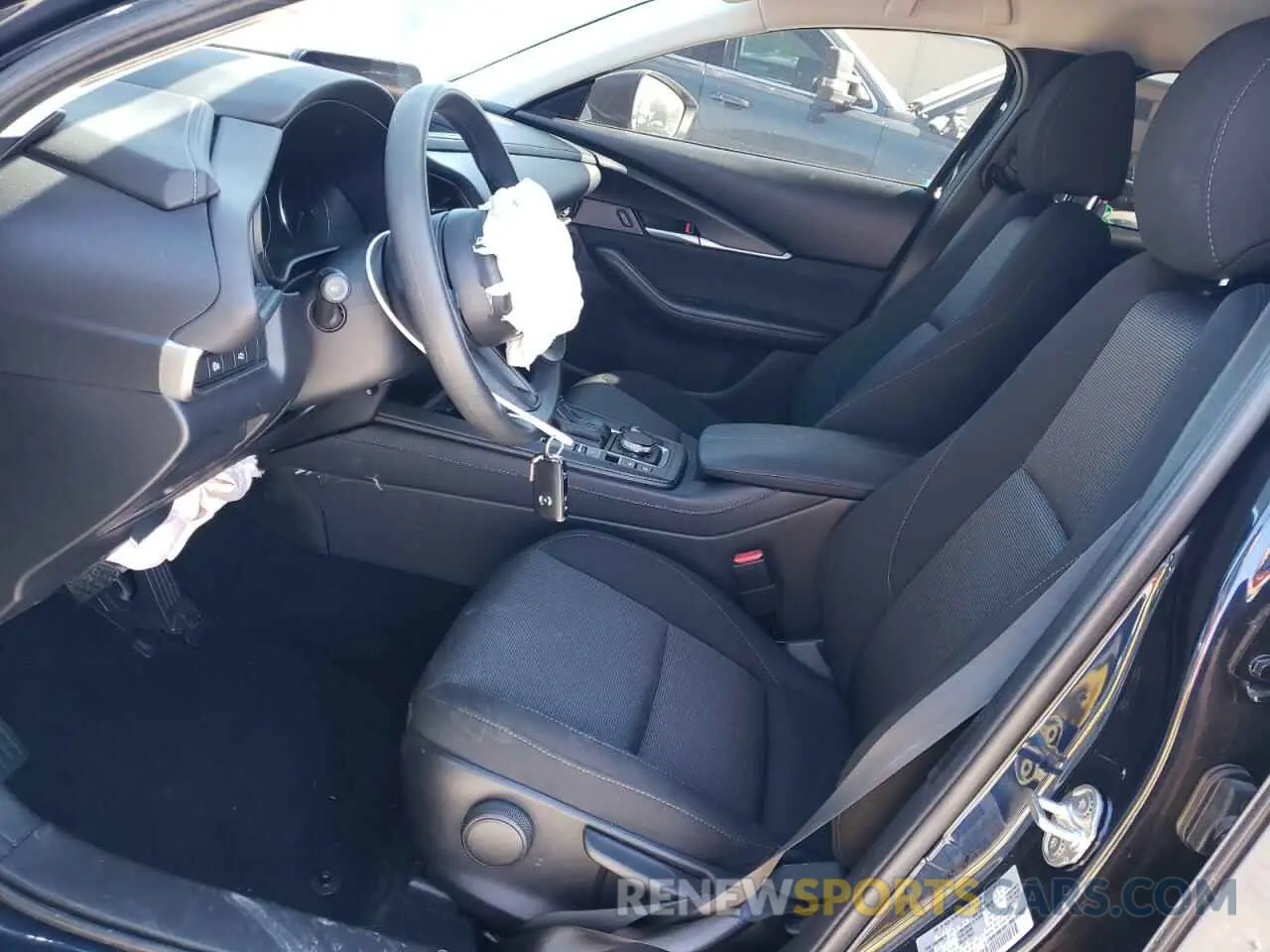 7 Фотография поврежденного автомобиля 3MVDMBAM0RM655691 MAZDA CX30 2024