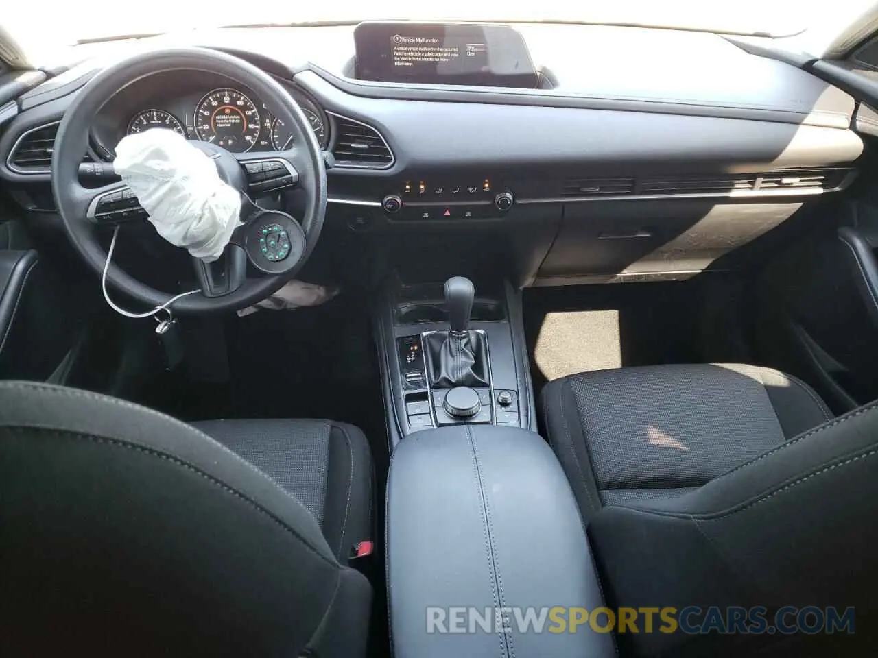8 Фотография поврежденного автомобиля 3MVDMBAM0RM655691 MAZDA CX30 2024