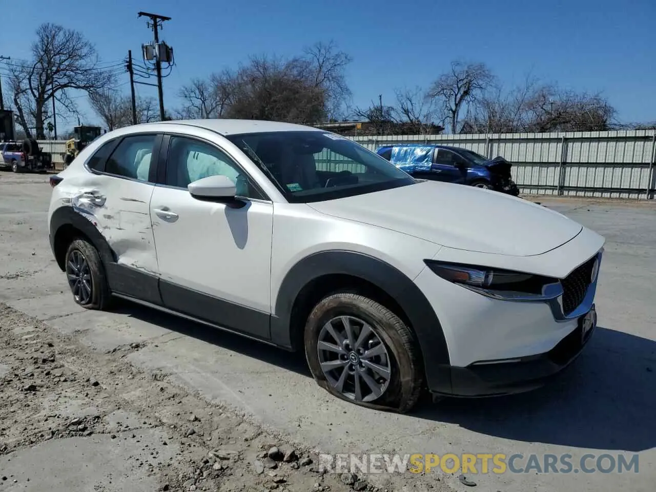 4 Фотография поврежденного автомобиля 3MVDMBAM0RM665637 MAZDA CX30 2024