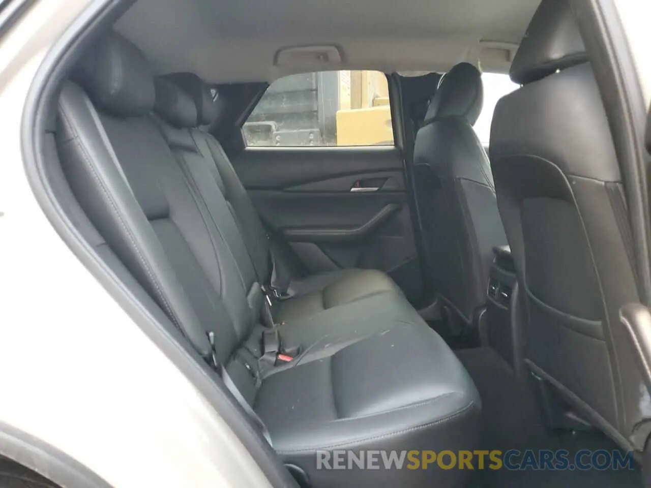 11 Photograph of a damaged car 3MVDMBBM0RM663028 MAZDA CX30 2024