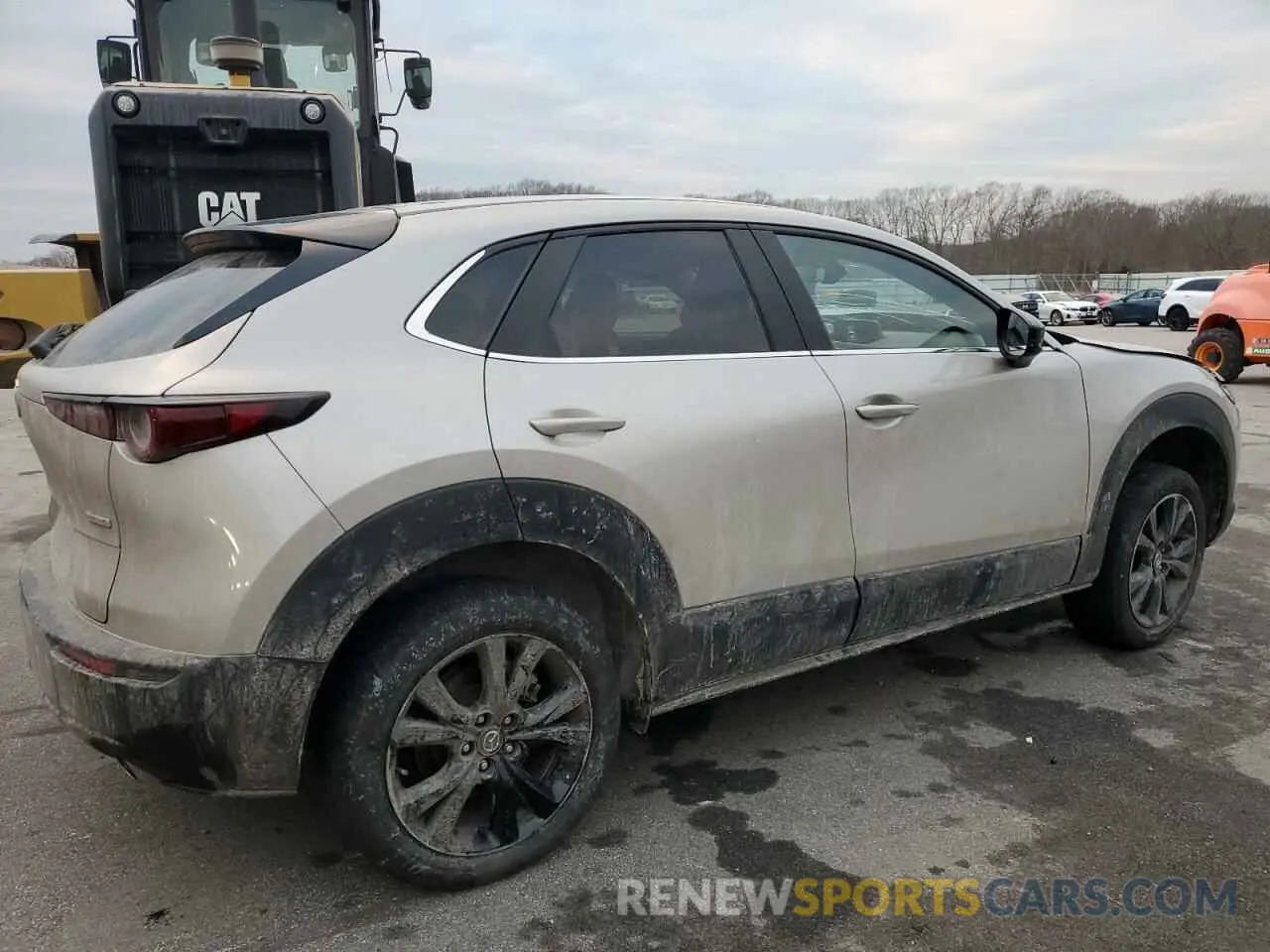 3 Photograph of a damaged car 3MVDMBBM0RM663028 MAZDA CX30 2024