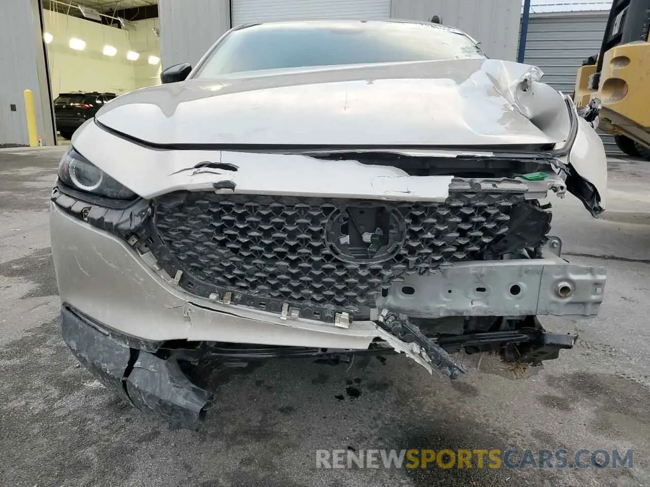 5 Photograph of a damaged car 3MVDMBBM0RM663028 MAZDA CX30 2024