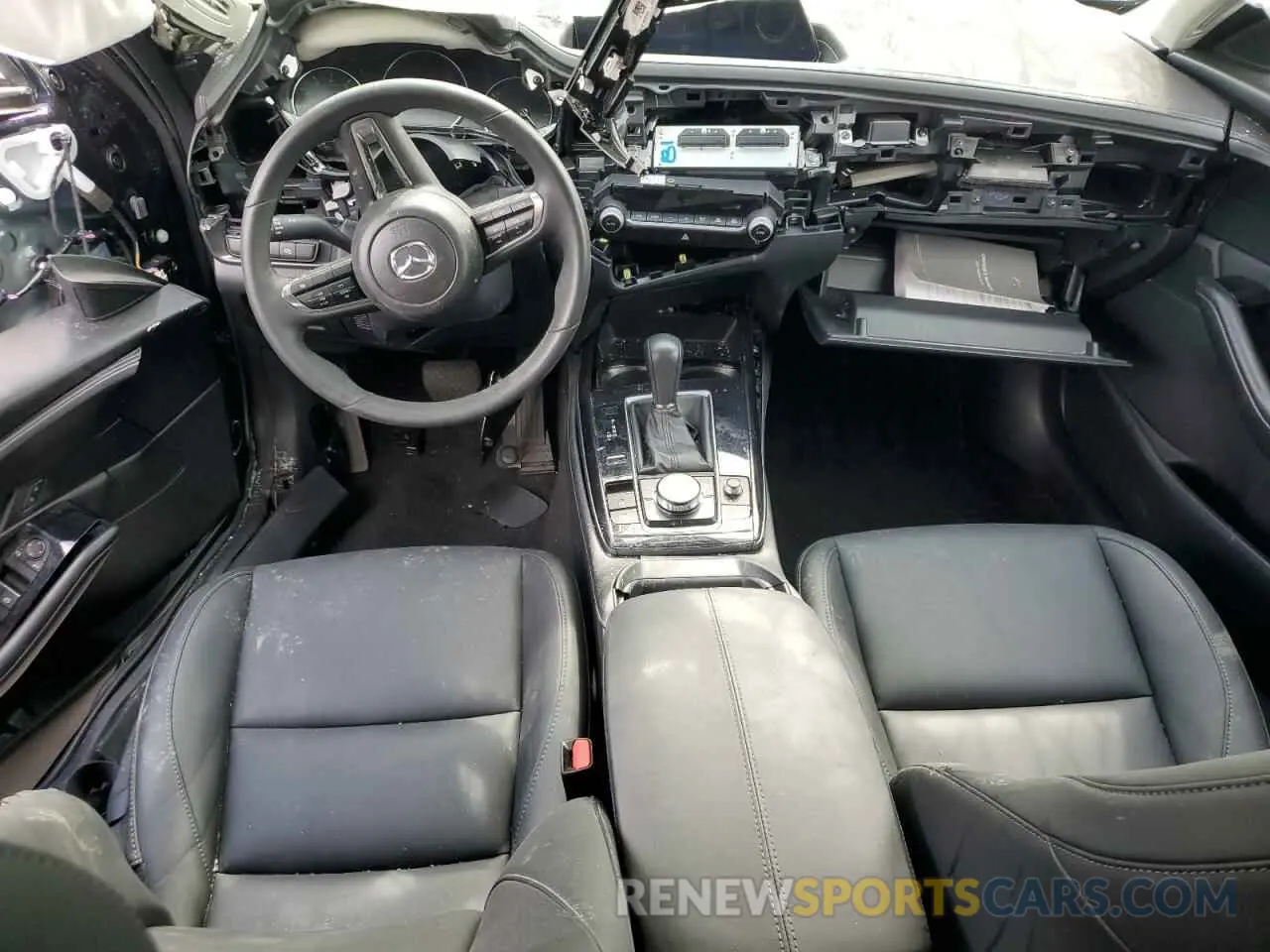 8 Фотография поврежденного автомобиля 3MVDMBBM0RM696496 MAZDA CX30 2024