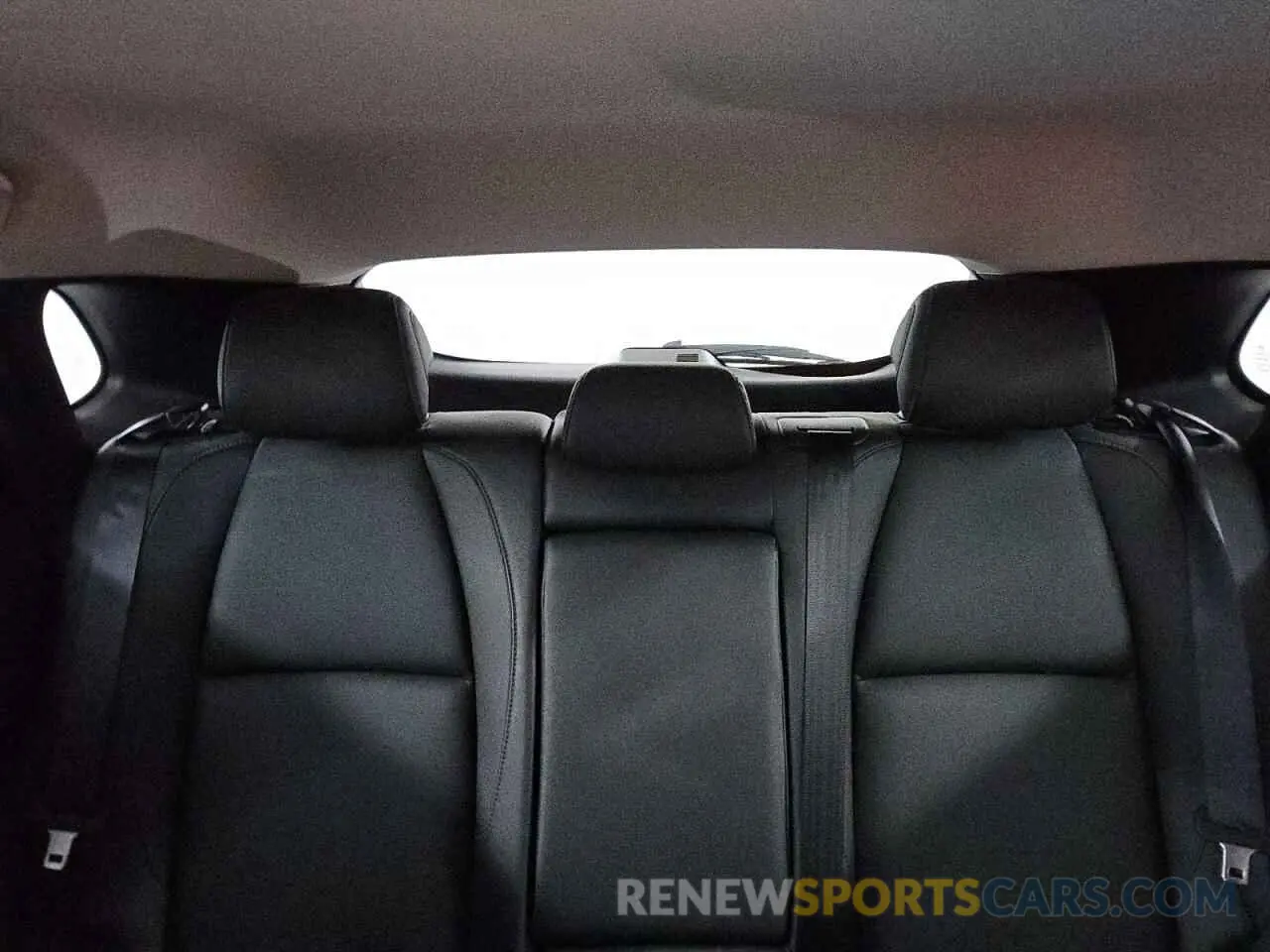 10 Фотография поврежденного автомобиля 3MVDMBBM1RM626327 MAZDA CX30 2024