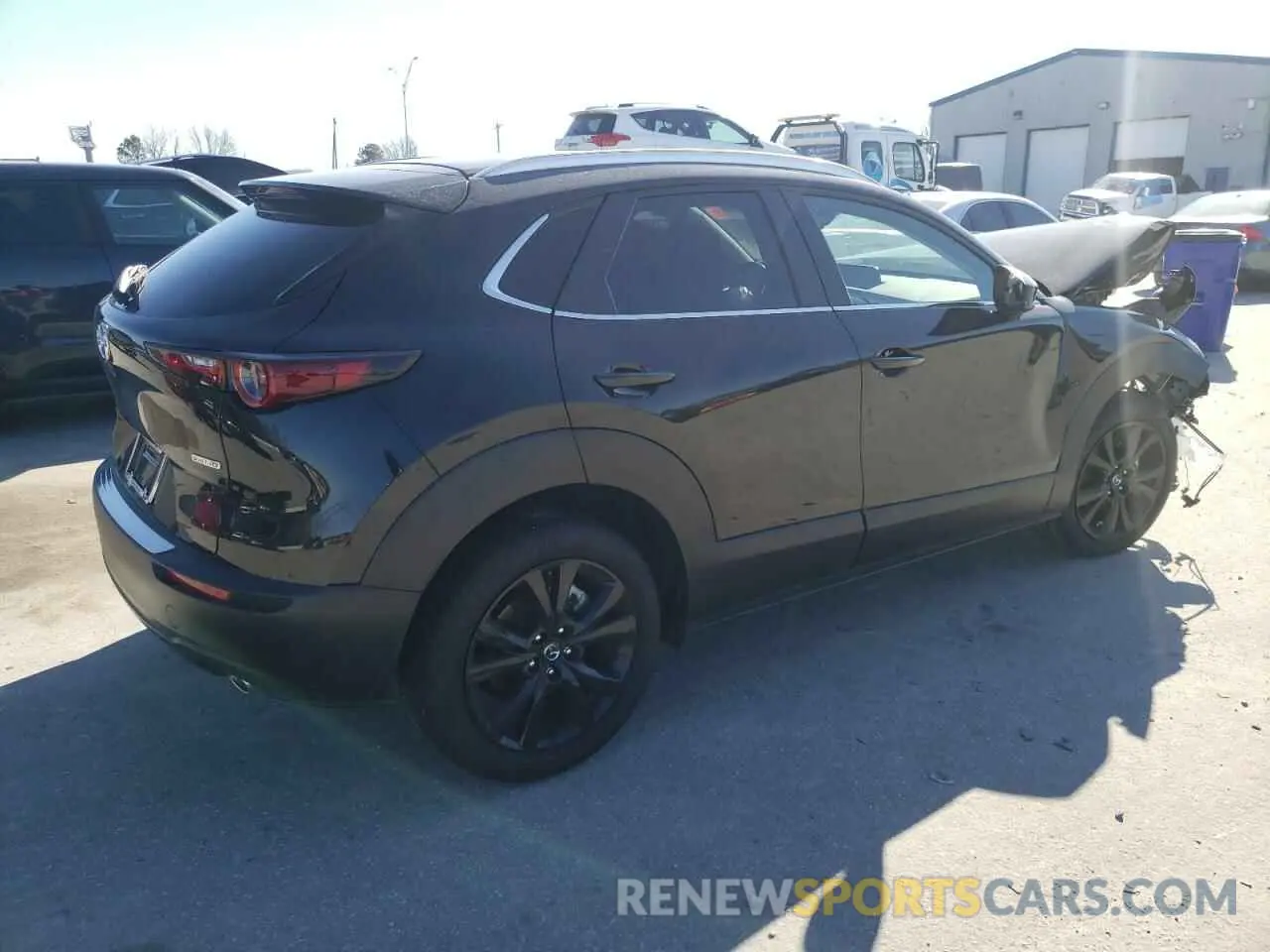 3 Photograph of a damaged car 3MVDMBBM1RM672661 MAZDA CX30 2024