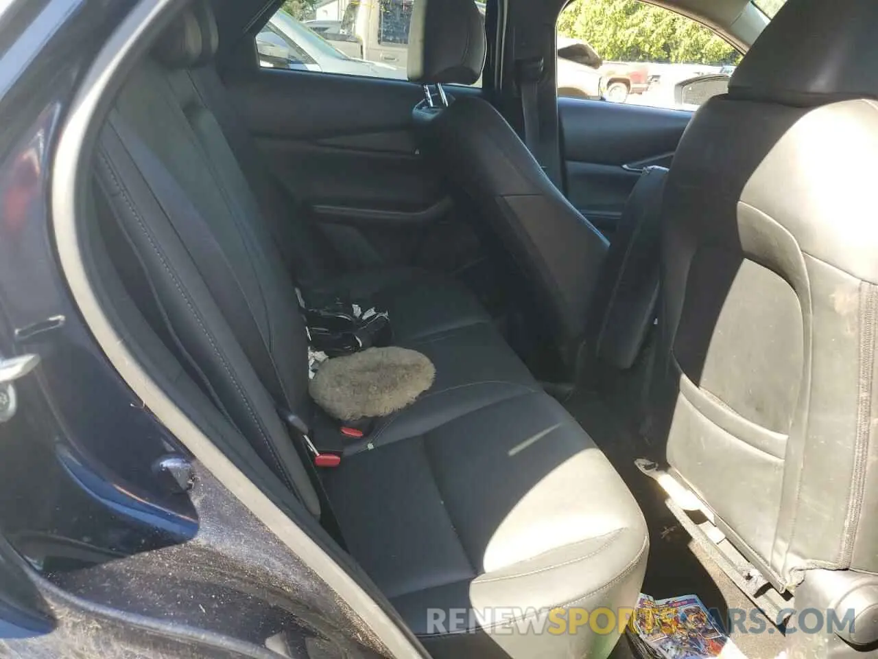11 Photograph of a damaged car 3MVDMBBM2RM647364 MAZDA CX30 2024