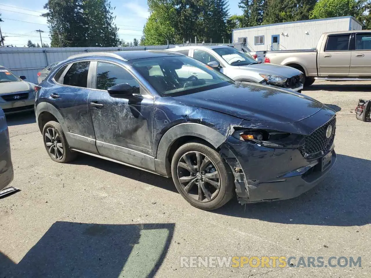 4 Photograph of a damaged car 3MVDMBBM2RM647364 MAZDA CX30 2024