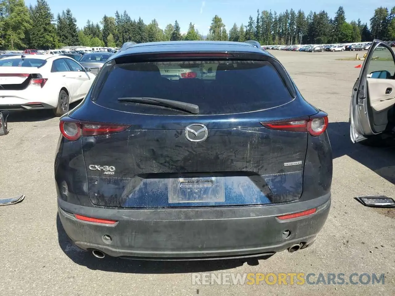 6 Photograph of a damaged car 3MVDMBBM2RM647364 MAZDA CX30 2024