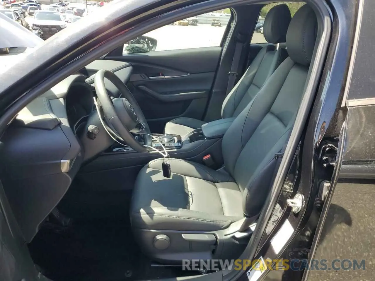 7 Фотография поврежденного автомобиля 3MVDMBBM2RM699061 MAZDA CX30 2024