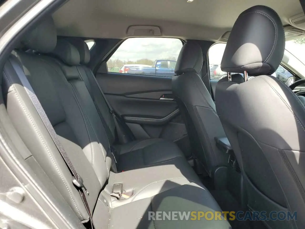 11 Фотография поврежденного автомобиля 3MVDMBBM3RM677151 MAZDA CX30 2024