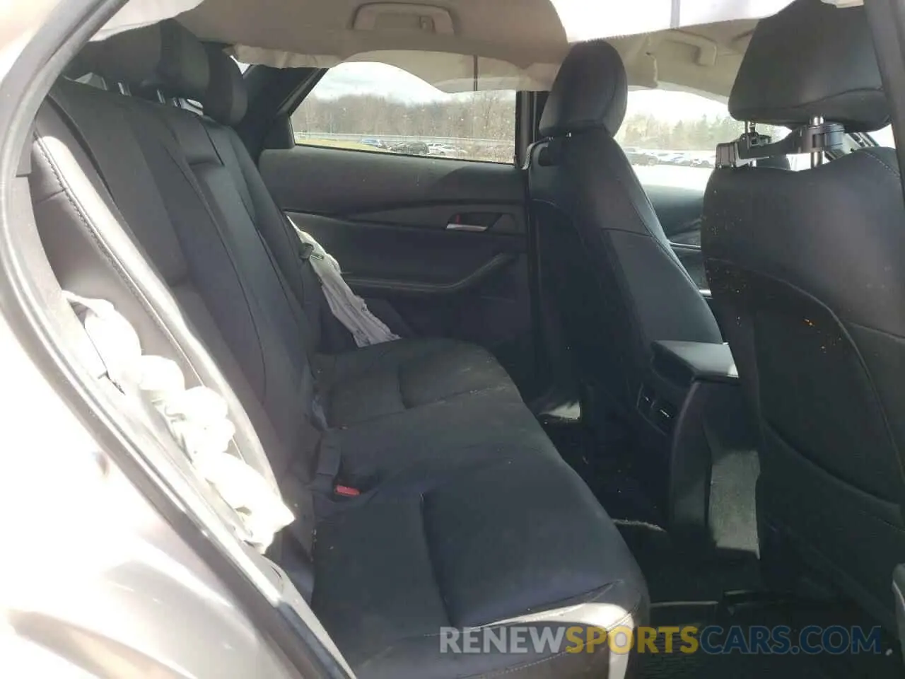 10 Photograph of a damaged car 3MVDMBBM3RM705188 MAZDA CX30 2024
