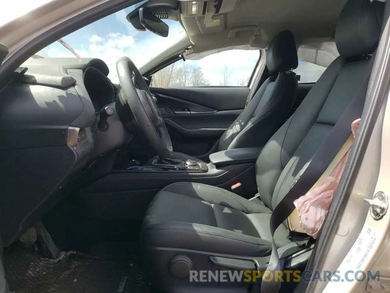 7 Photograph of a damaged car 3MVDMBBM3RM705188 MAZDA CX30 2024