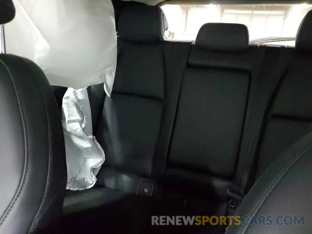 10 Photograph of a damaged car 3MVDMBBM5RM650047 MAZDA CX30 2024