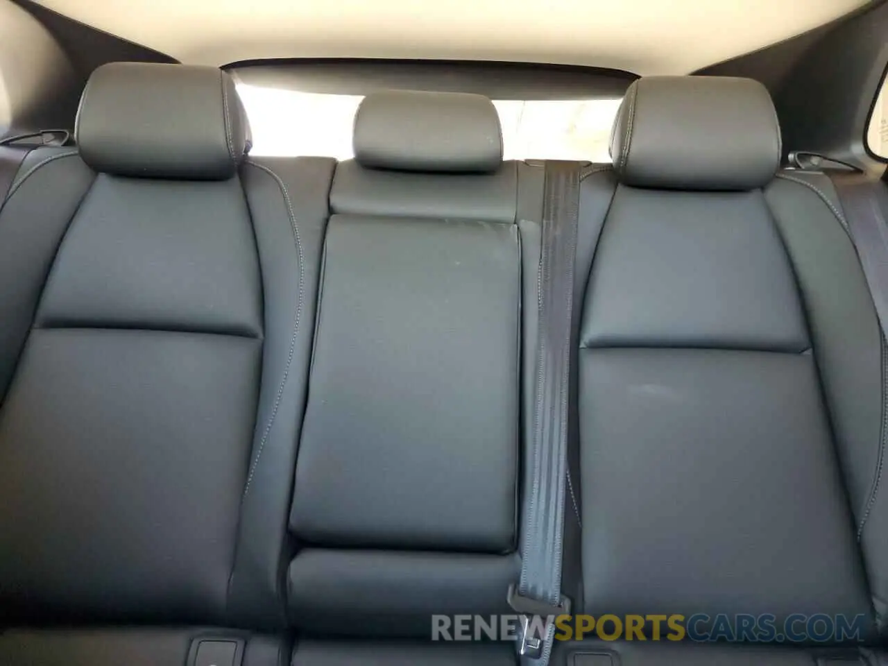 10 Photograph of a damaged car 3MVDMBBM8RM701752 MAZDA CX30 2024