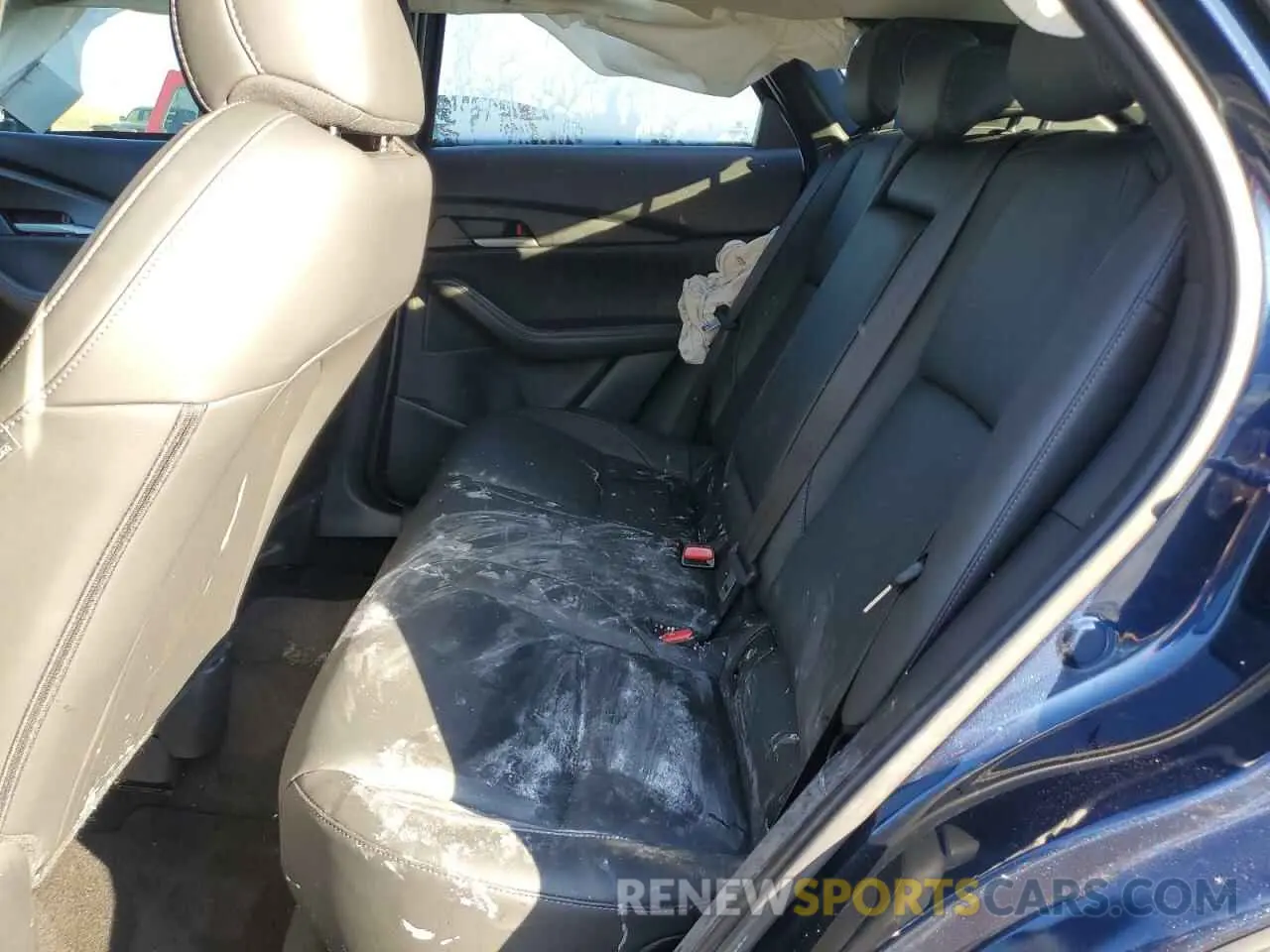 11 Фотография поврежденного автомобиля 3MVDMBBM9RM713408 MAZDA CX30 2024
