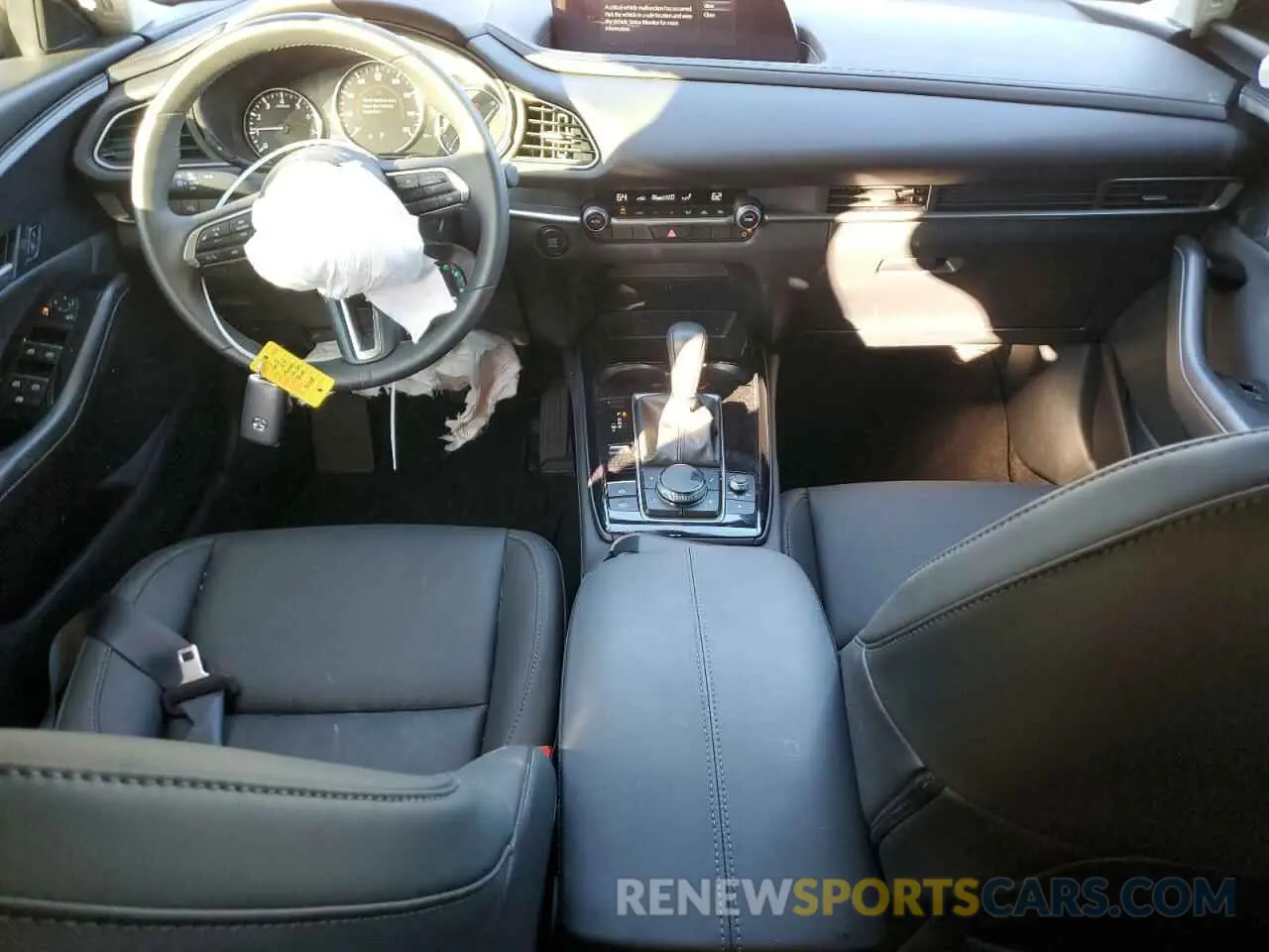 8 Фотография поврежденного автомобиля 3MVDMBBM9RM713408 MAZDA CX30 2024