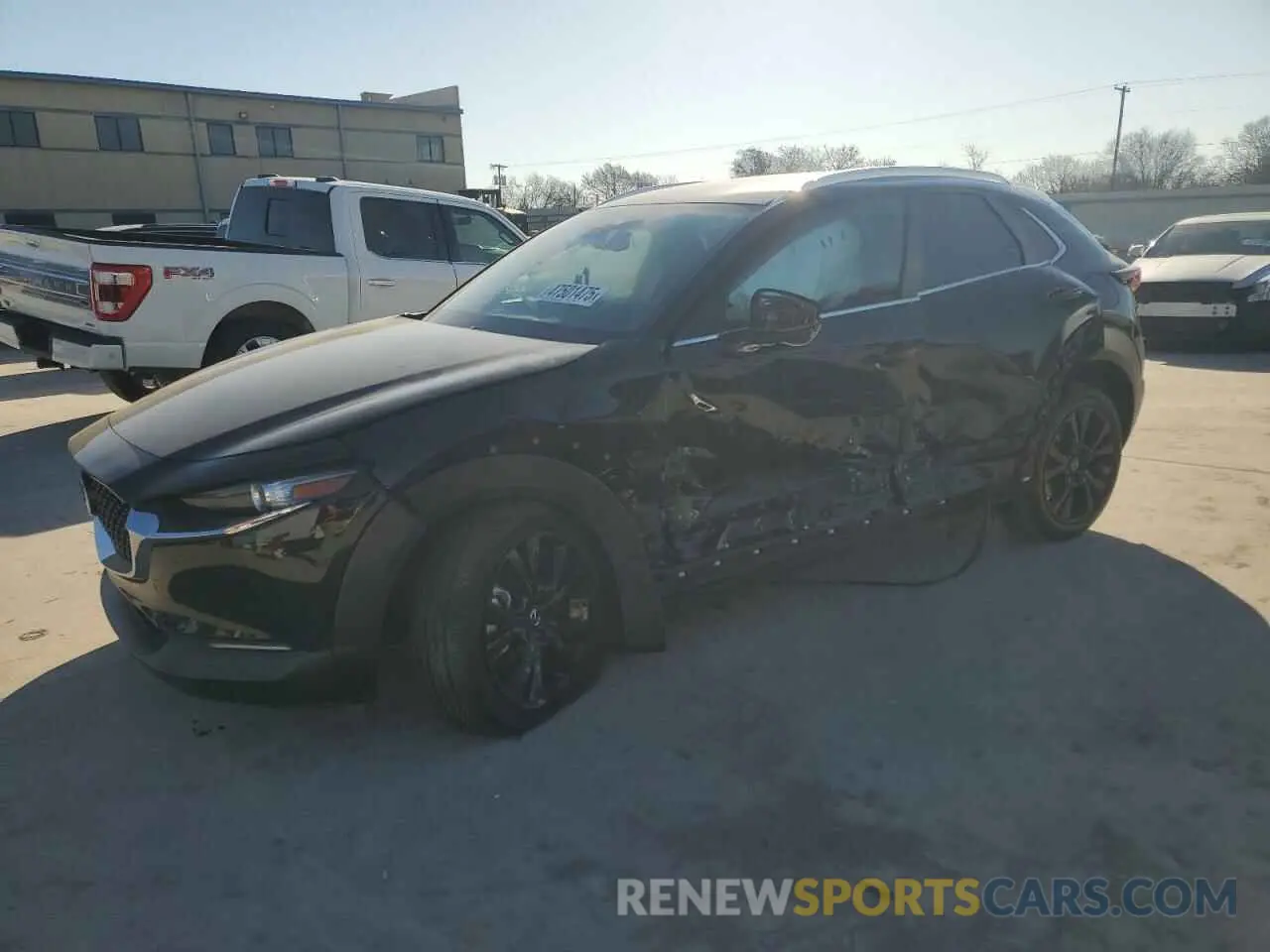 1 Фотография поврежденного автомобиля 3MVDMBBMXRM710825 MAZDA CX30 2024