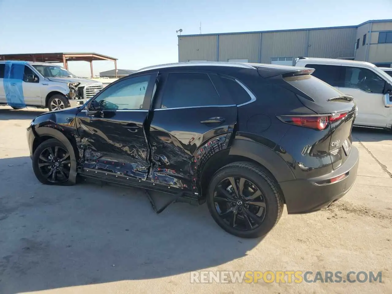 2 Фотография поврежденного автомобиля 3MVDMBBMXRM710825 MAZDA CX30 2024