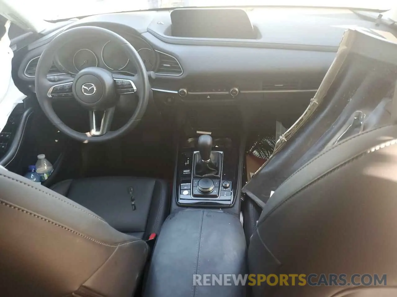 8 Фотография поврежденного автомобиля 3MVDMBBMXRM710825 MAZDA CX30 2024