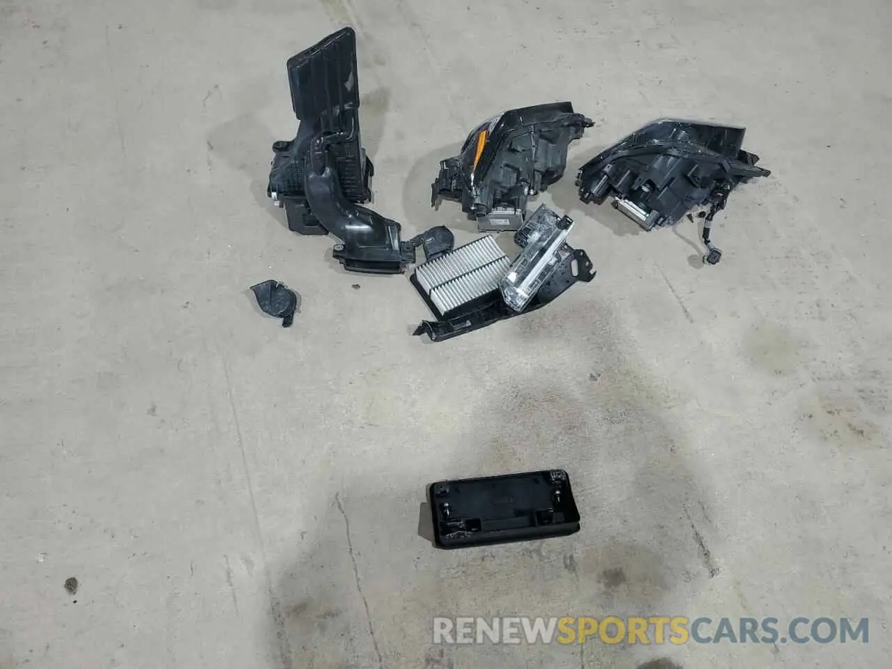 13 Фотография поврежденного автомобиля 3MVDMBCM0RM600185 MAZDA CX30 2024