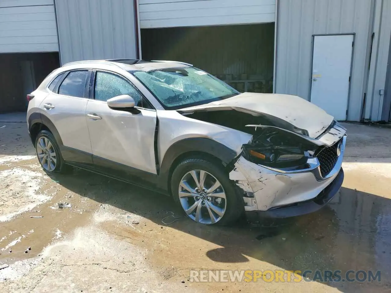 4 Фотография поврежденного автомобиля 3MVDMBCM2RM648657 MAZDA CX30 2024