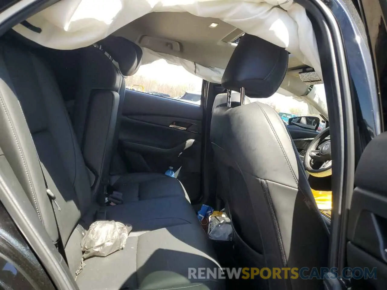 11 Photograph of a damaged car 3MVDMBCM3RM617093 MAZDA CX30 2024
