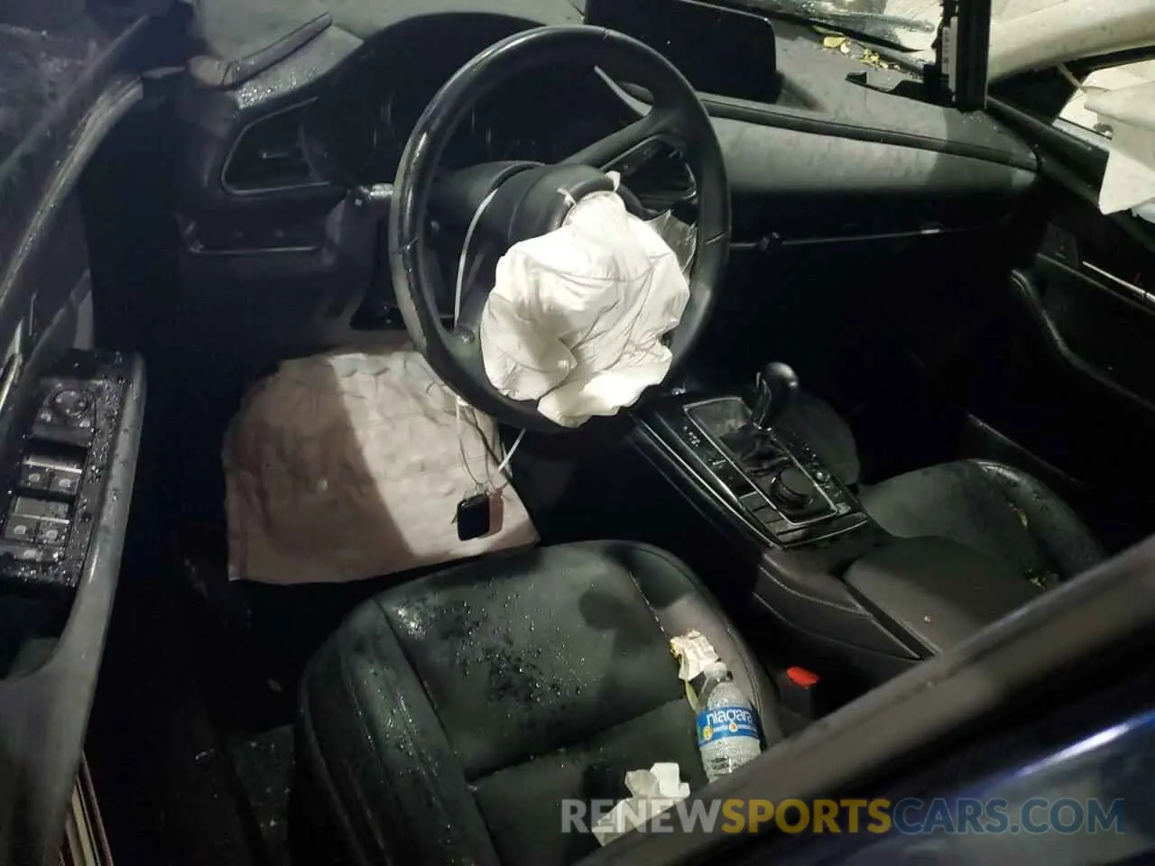 8 Фотография поврежденного автомобиля 3MVDMBCM5RM635014 MAZDA CX30 2024