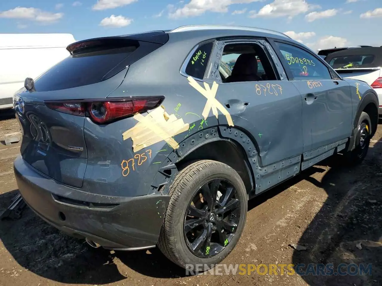 3 Photograph of a damaged car 3MVDMBCM5RM636082 MAZDA CX30 2024