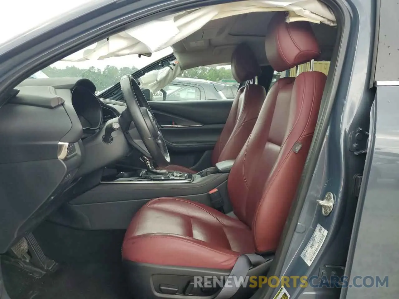 7 Photograph of a damaged car 3MVDMBCM5RM649057 MAZDA CX30 2024