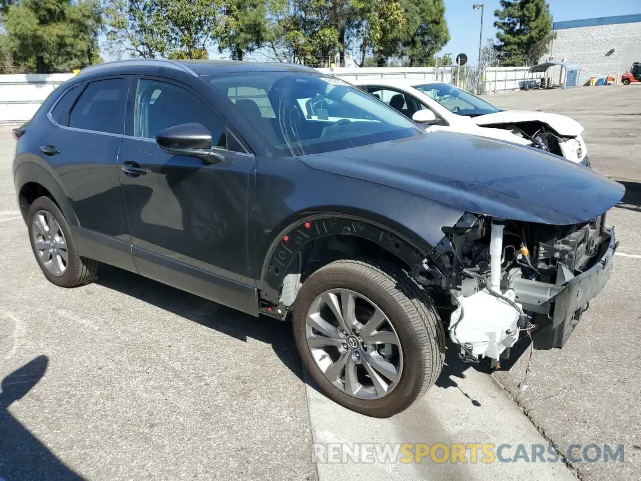 4 Фотография поврежденного автомобиля 3MVDMBCM8RM612102 MAZDA CX30 2024
