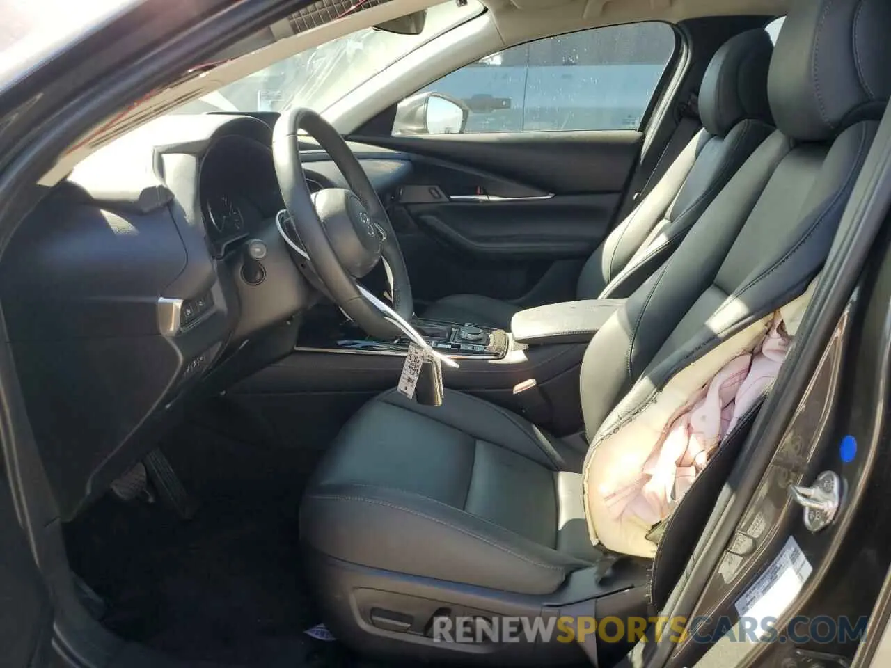 7 Фотография поврежденного автомобиля 3MVDMBCM8RM612102 MAZDA CX30 2024