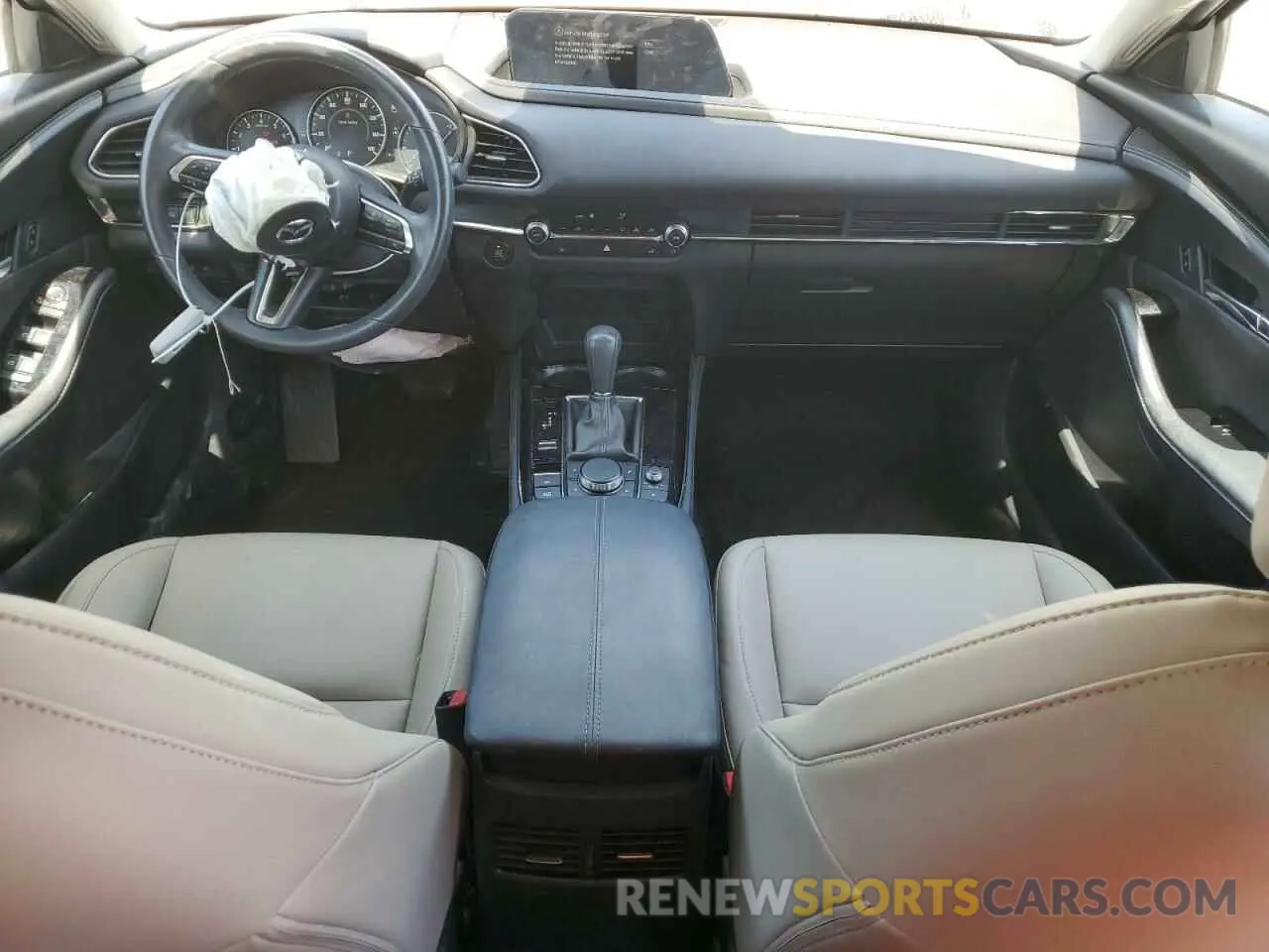 8 Photograph of a damaged car 3MVDMBCM9RM608575 MAZDA CX30 2024