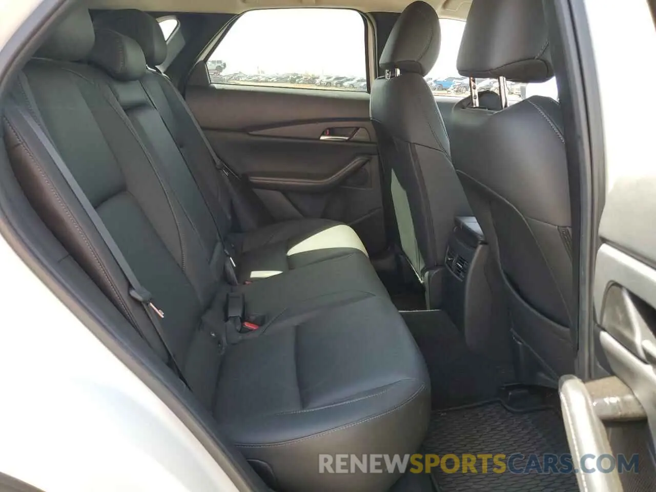 10 Фотография поврежденного автомобиля 3MVDMBCM9RM715920 MAZDA CX30 2024