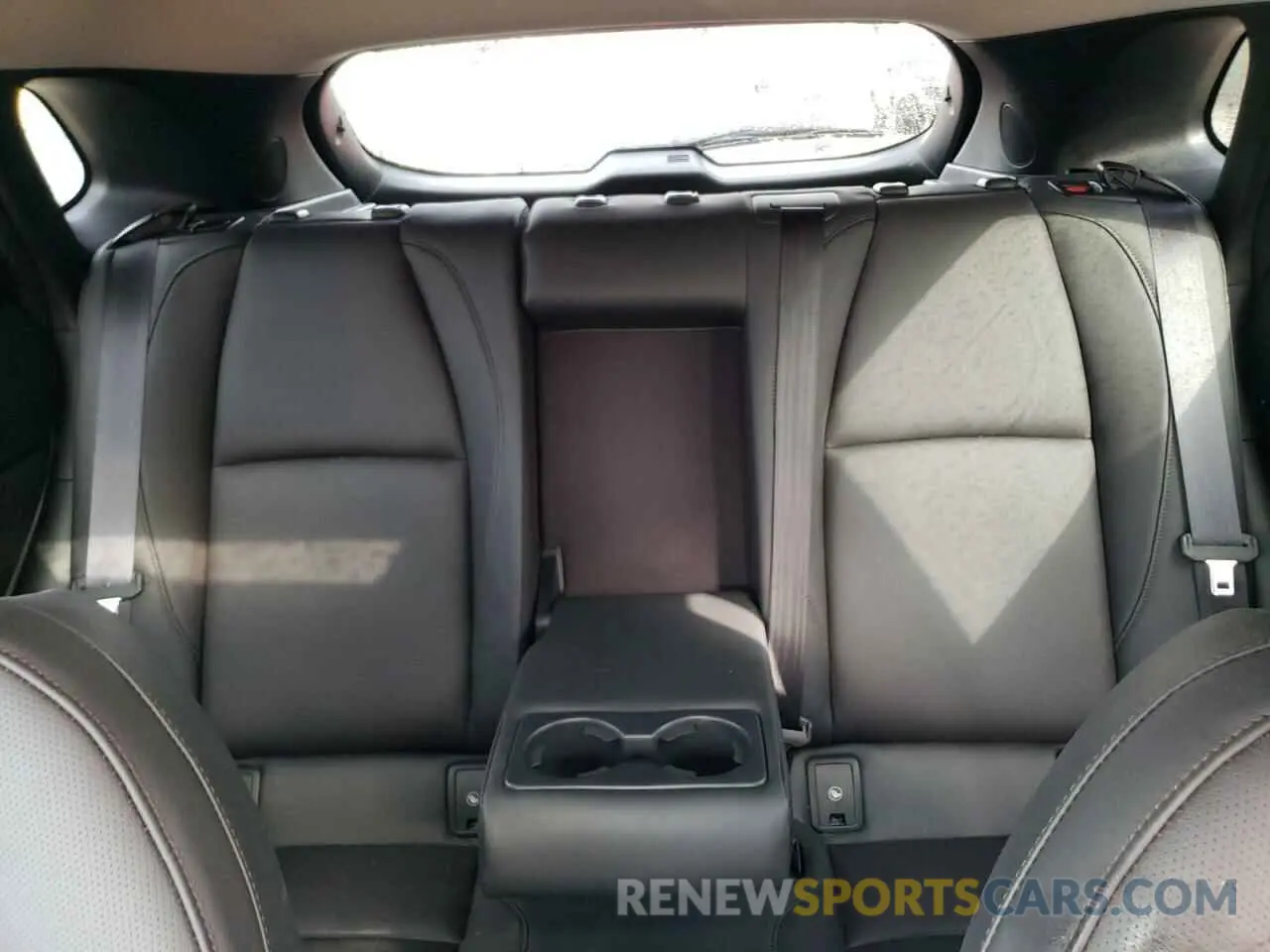 10 Фотография поврежденного автомобиля 3MVDMBDM4RM636086 MAZDA CX30 2024