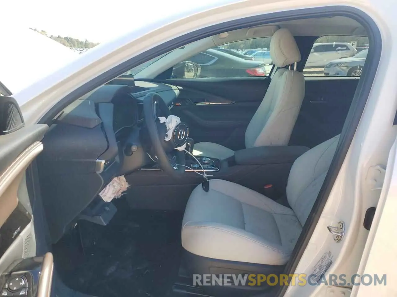 7 Photograph of a damaged car 3MVDMBEY0RM690146 MAZDA CX30 2024