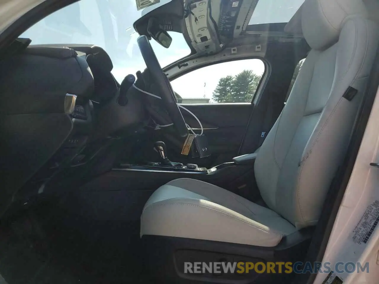 7 Фотография поврежденного автомобиля 3MVDMBEY1RM636015 MAZDA CX30 2024