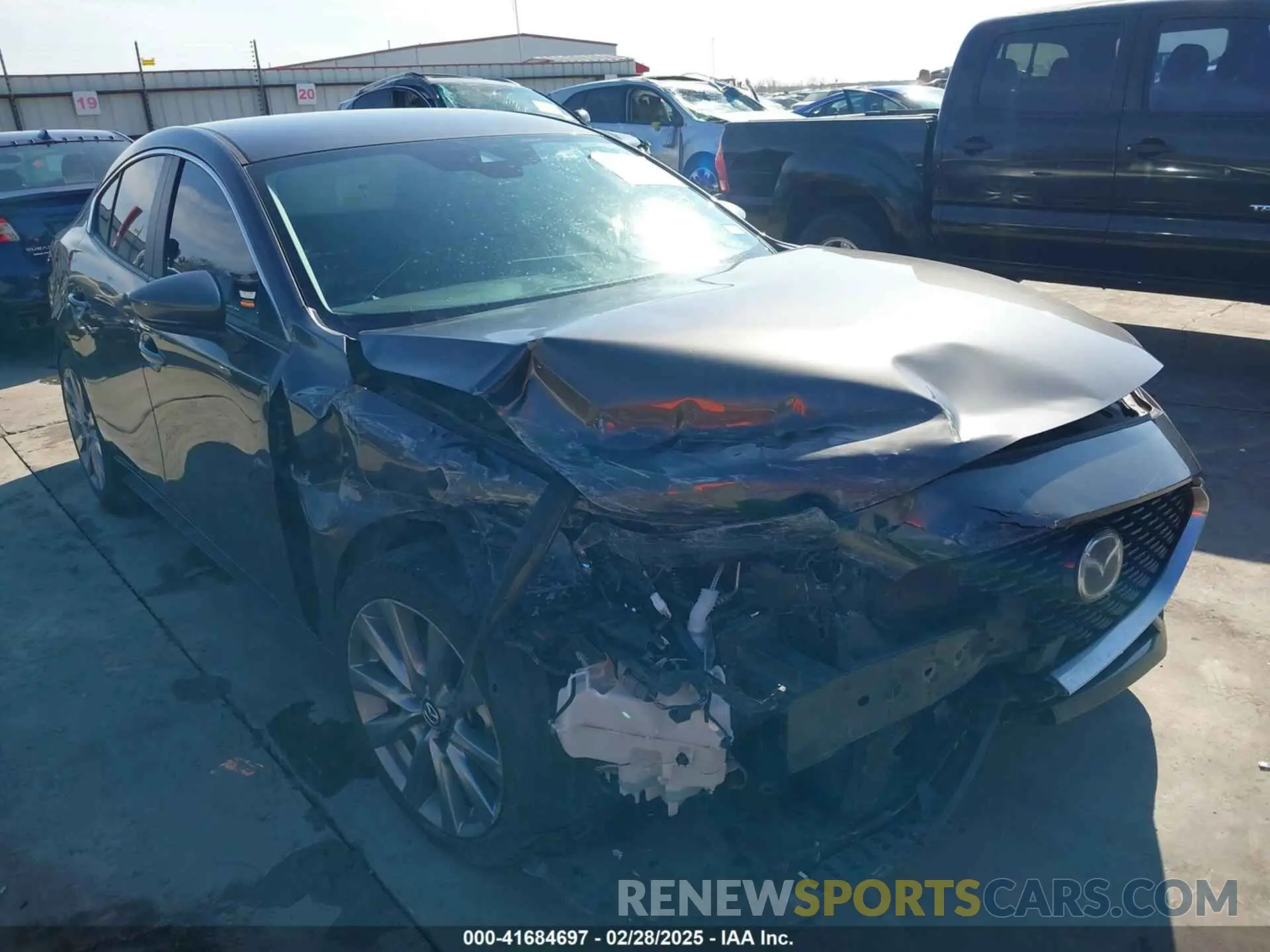 1 Фотография поврежденного автомобиля 3MZBPAAL0KM105508 MAZDA MAZDA3 2019
