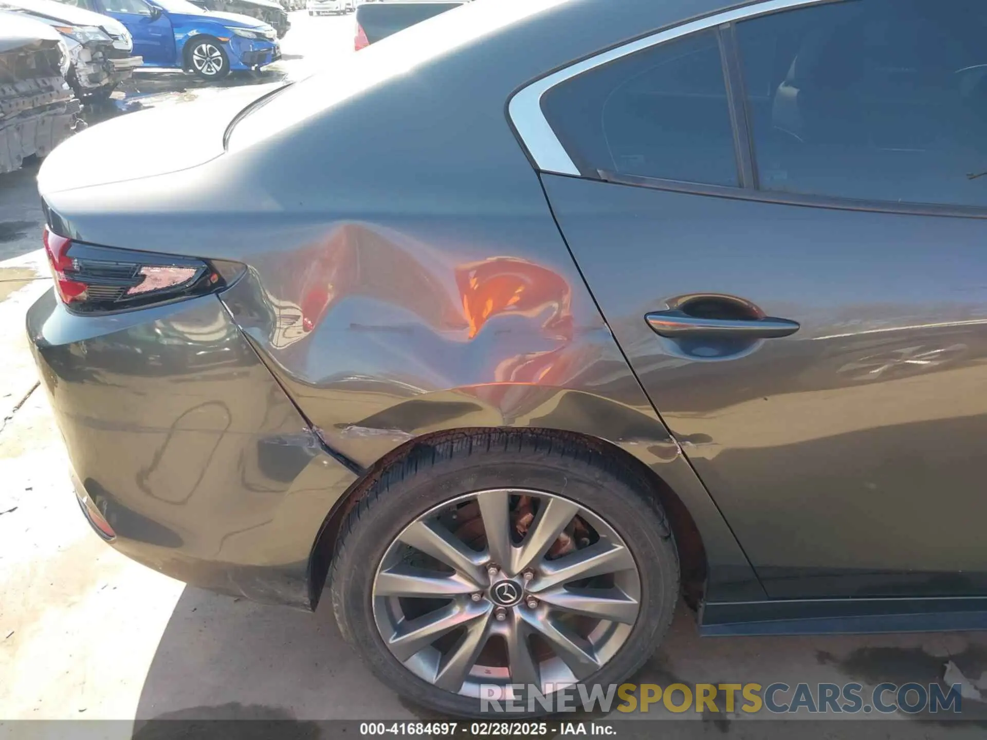 19 Фотография поврежденного автомобиля 3MZBPAAL0KM105508 MAZDA MAZDA3 2019